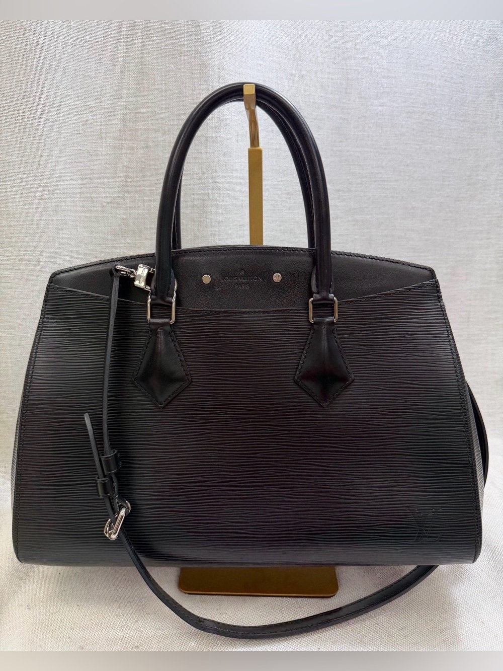 Louis Vuitton Soufflot MM Black Epi Leather Shoulder Bag COA